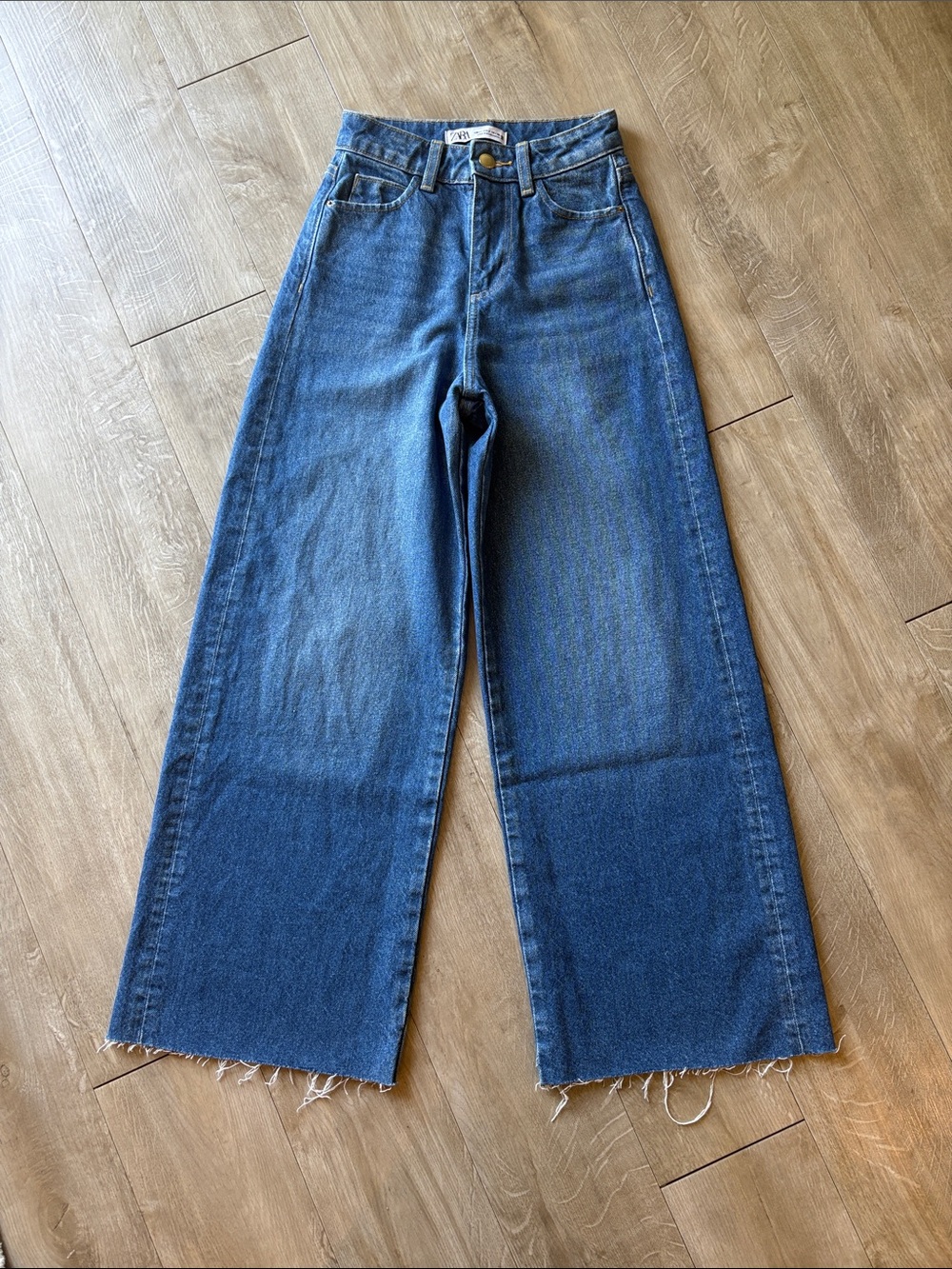 ZARA Wide Leg Jeans Dark Blue with Raw Hem Size 0 Waist 23”